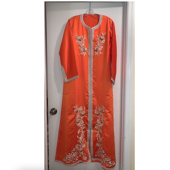 Traditional Moroccan Eid Kaftan - Picture 2 of 4